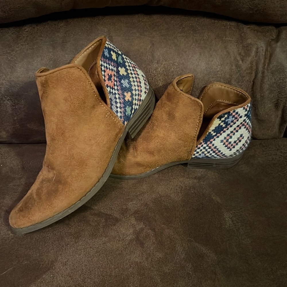 Cat & Jack booties
